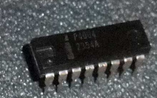 Intel 4004 CPU chip